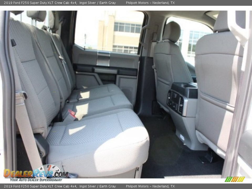 2019 Ford F250 Super Duty XLT Crew Cab 4x4 Ingot Silver / Earth Gray Photo #28
