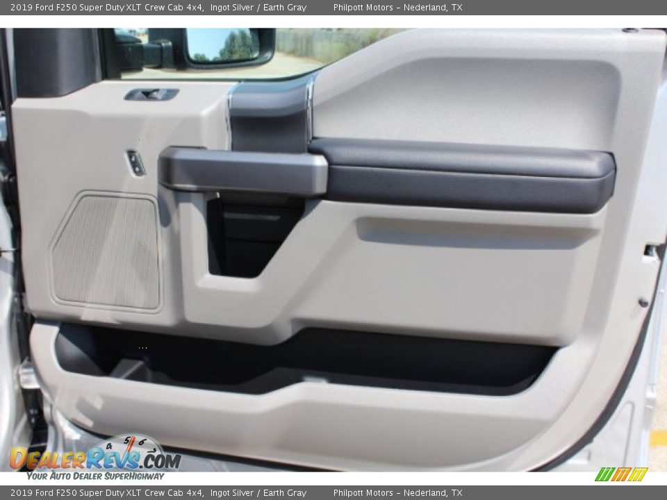 2019 Ford F250 Super Duty XLT Crew Cab 4x4 Ingot Silver / Earth Gray Photo #29