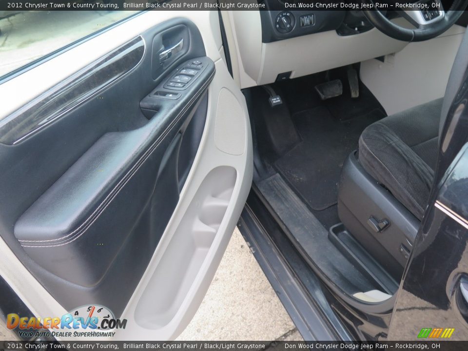 2012 Chrysler Town & Country Touring Brilliant Black Crystal Pearl / Black/Light Graystone Photo #28