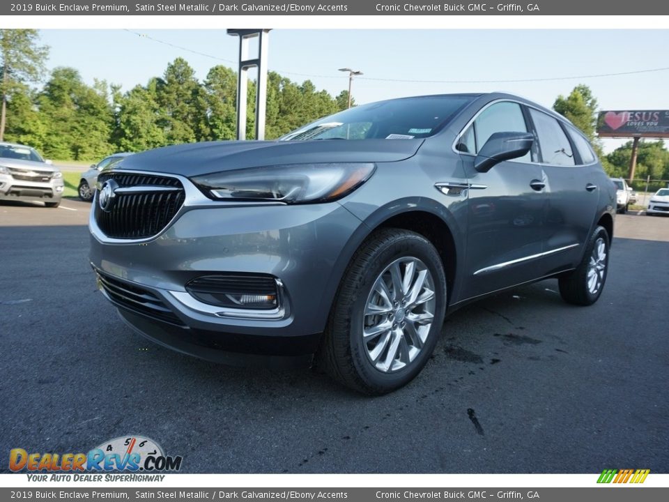 Front 3/4 View of 2019 Buick Enclave Premium Photo #3