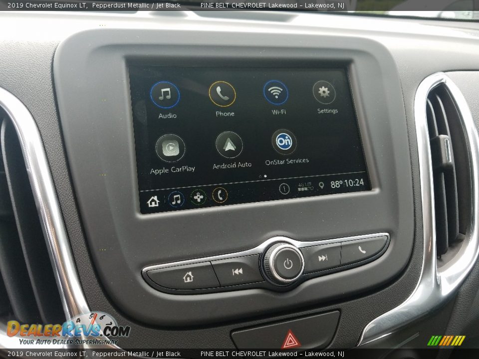 Controls of 2019 Chevrolet Equinox LT Photo #11
