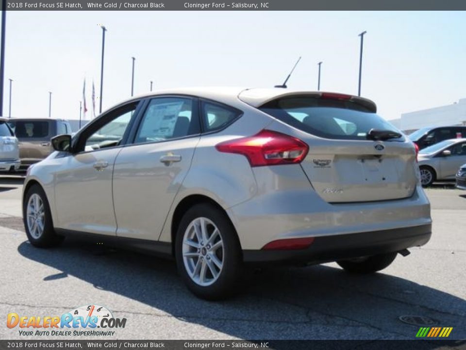 2018 Ford Focus SE Hatch White Gold / Charcoal Black Photo #23