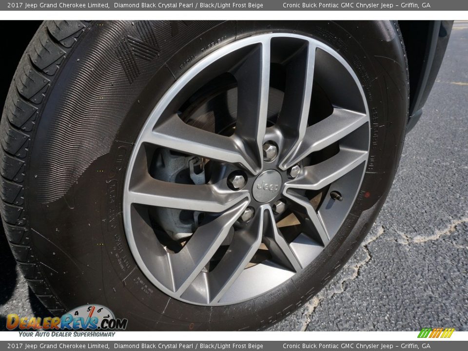 2017 Jeep Grand Cherokee Limited Diamond Black Crystal Pearl / Black/Light Frost Beige Photo #15