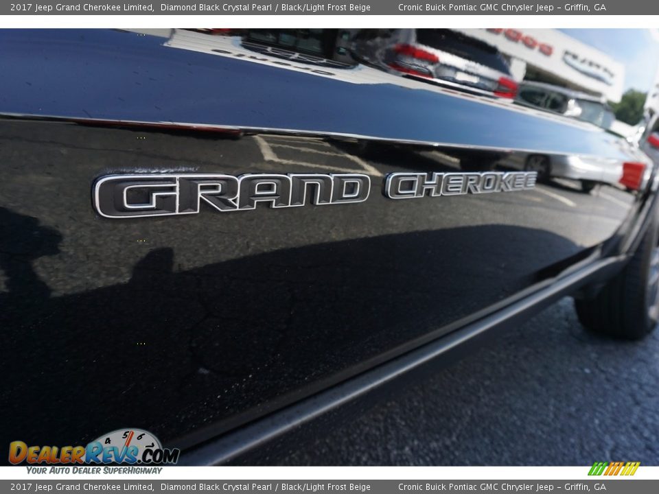 2017 Jeep Grand Cherokee Limited Diamond Black Crystal Pearl / Black/Light Frost Beige Photo #19