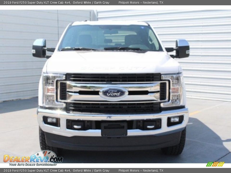 2019 Ford F250 Super Duty XLT Crew Cab 4x4 Oxford White / Earth Gray Photo #2