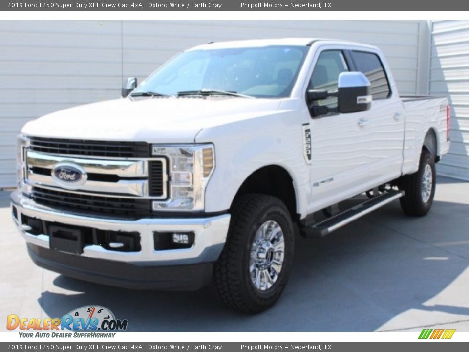 2019 Ford F250 Super Duty XLT Crew Cab 4x4 Oxford White / Earth Gray Photo #3