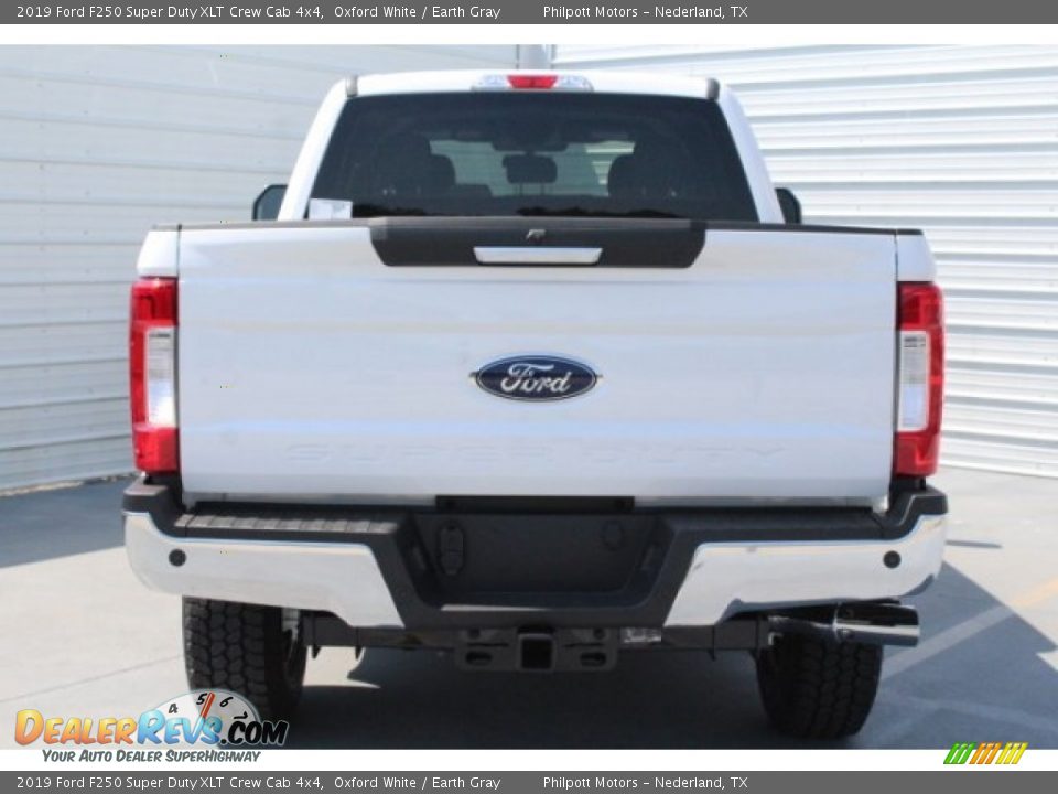 2019 Ford F250 Super Duty XLT Crew Cab 4x4 Oxford White / Earth Gray Photo #8