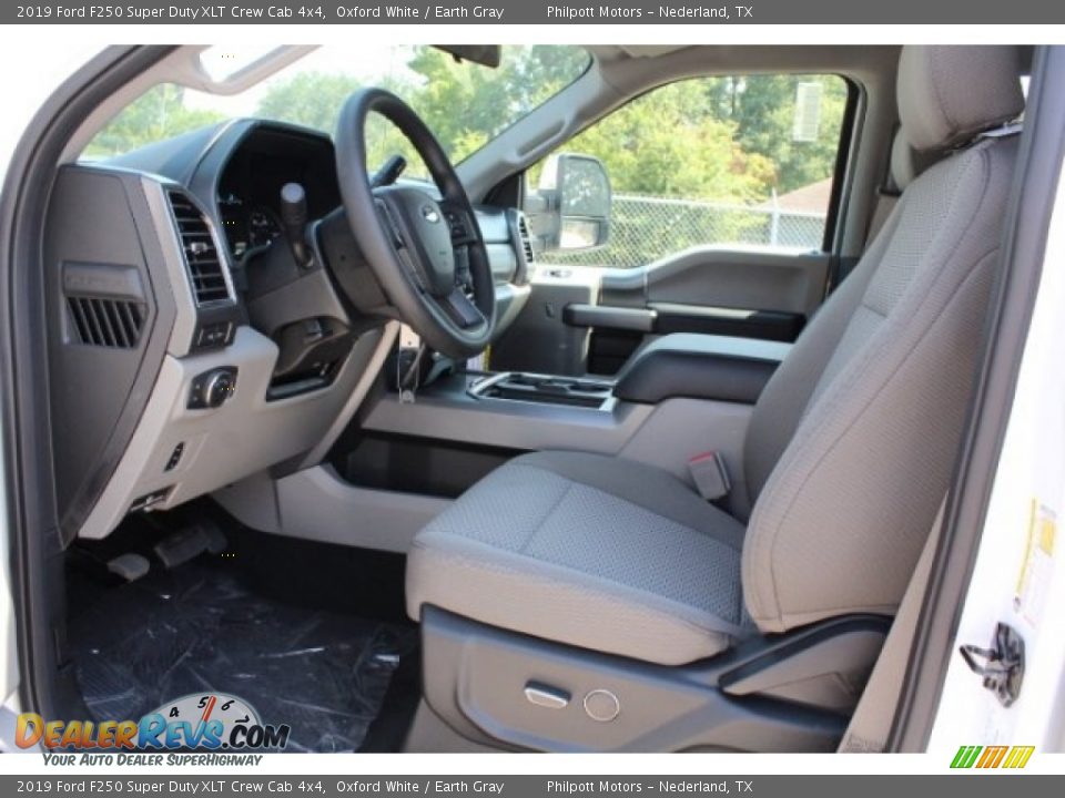 2019 Ford F250 Super Duty XLT Crew Cab 4x4 Oxford White / Earth Gray Photo #14