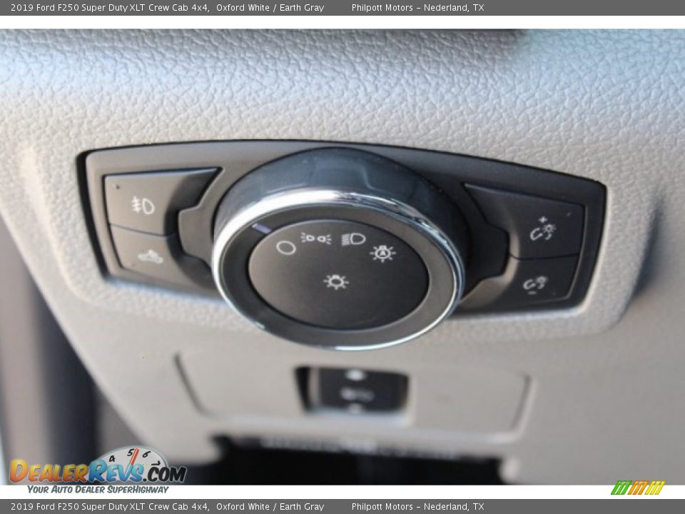 2019 Ford F250 Super Duty XLT Crew Cab 4x4 Oxford White / Earth Gray Photo #21