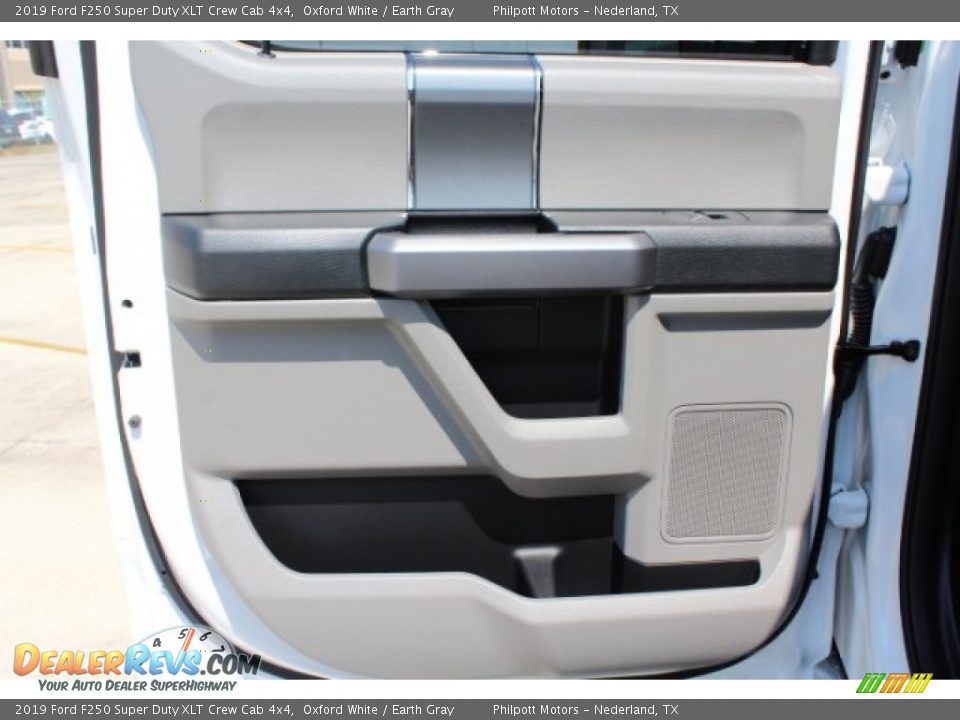 2019 Ford F250 Super Duty XLT Crew Cab 4x4 Oxford White / Earth Gray Photo #22