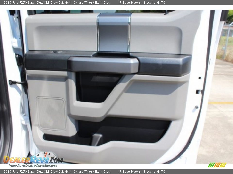 2019 Ford F250 Super Duty XLT Crew Cab 4x4 Oxford White / Earth Gray Photo #27