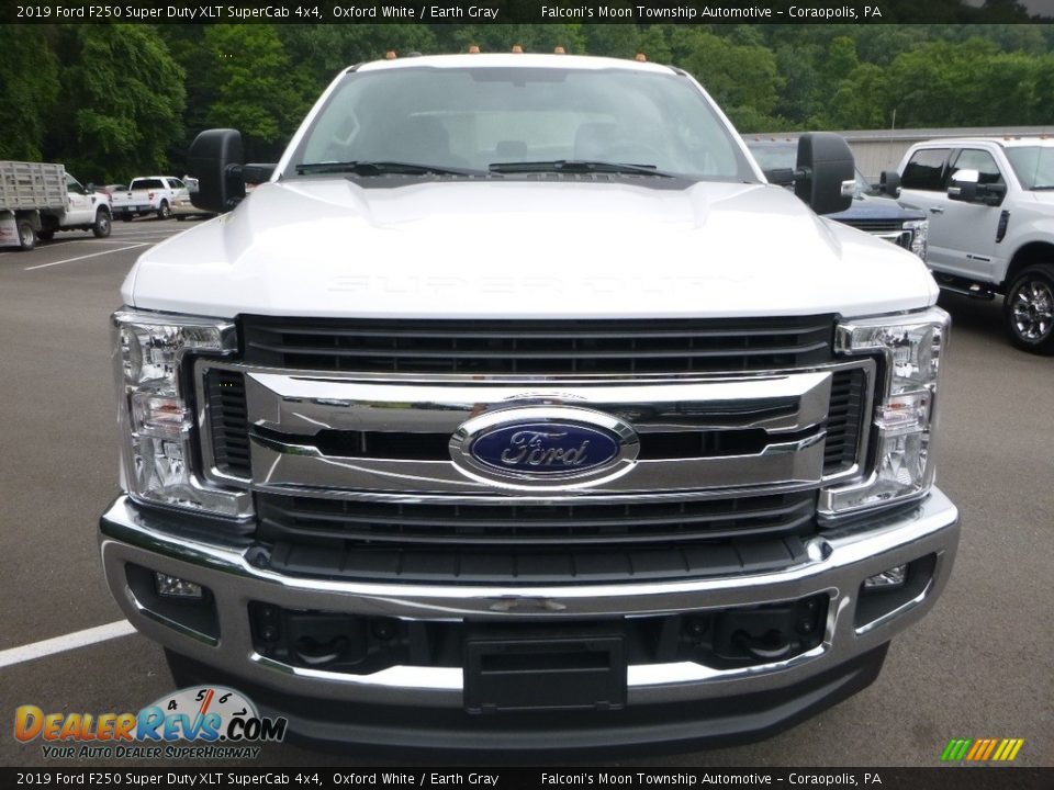 2019 Ford F250 Super Duty XLT SuperCab 4x4 Oxford White / Earth Gray Photo #4