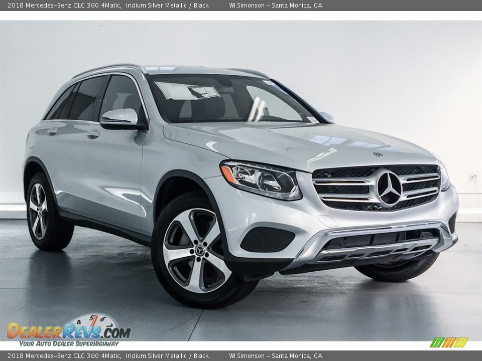 Front 3/4 View of 2018 Mercedes-Benz GLC 300 4Matic Photo #12