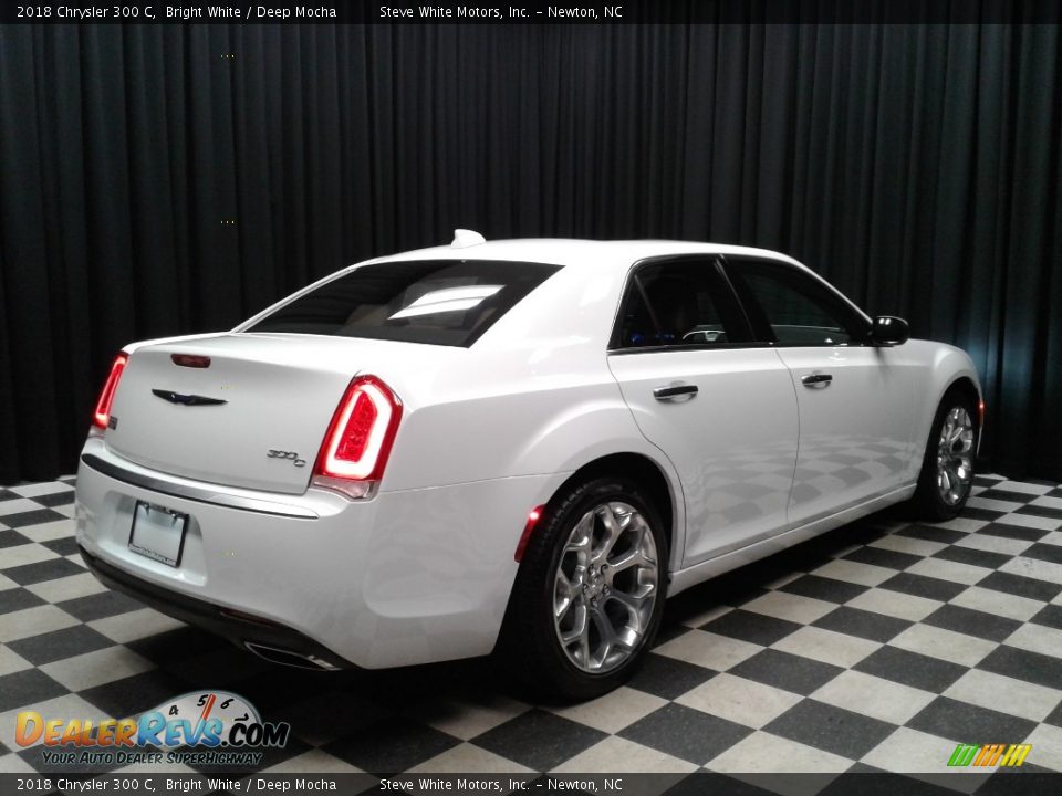 2018 Chrysler 300 C Bright White / Deep Mocha Photo #6