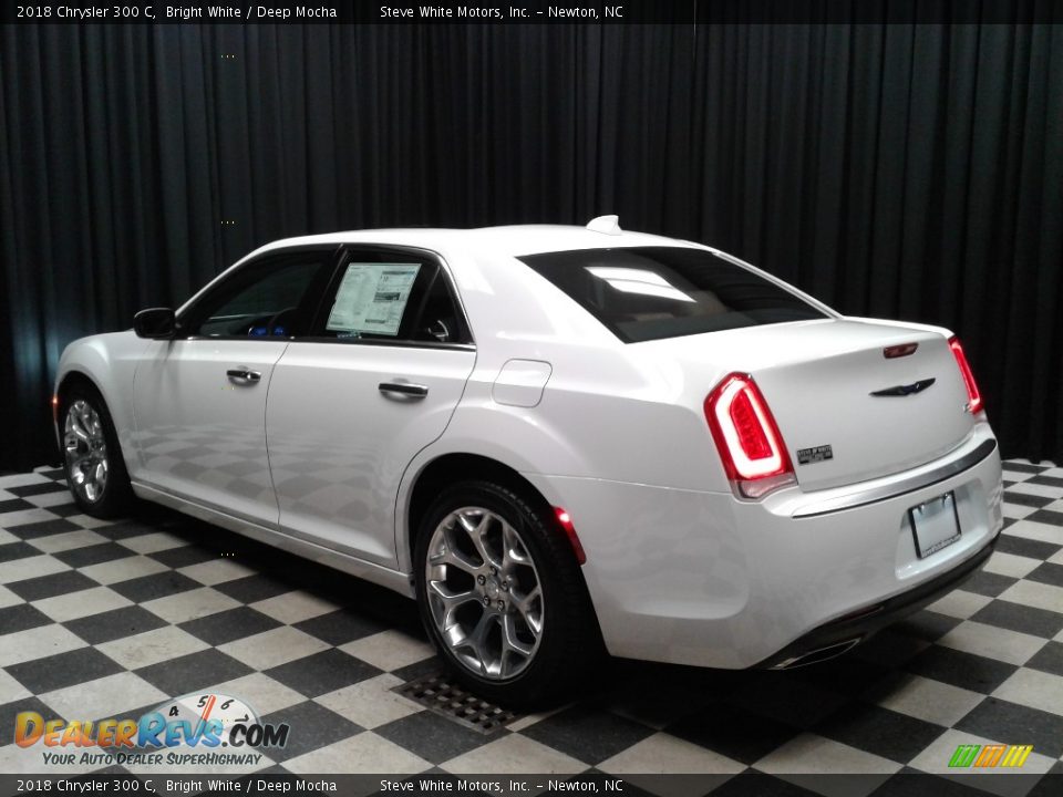 2018 Chrysler 300 C Bright White / Deep Mocha Photo #8