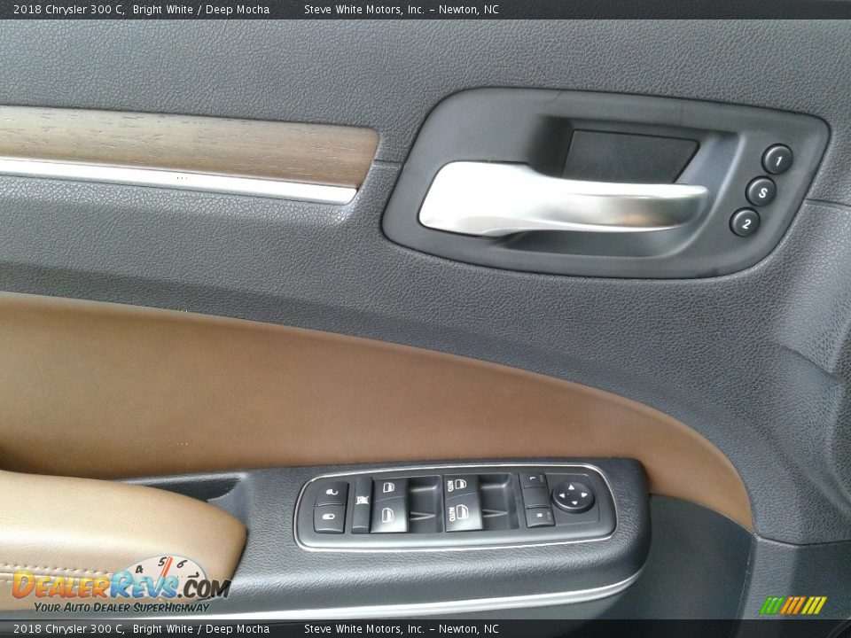 2018 Chrysler 300 C Bright White / Deep Mocha Photo #9