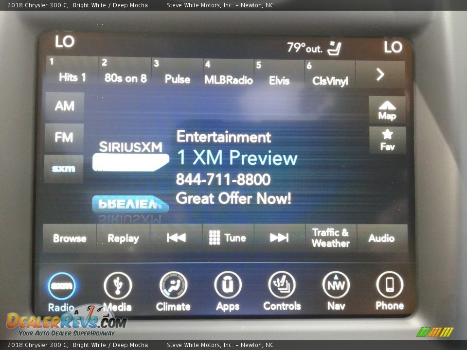 2018 Chrysler 300 C Bright White / Deep Mocha Photo #21
