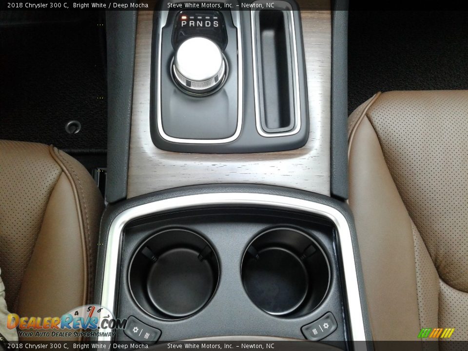 2018 Chrysler 300 C Bright White / Deep Mocha Photo #28