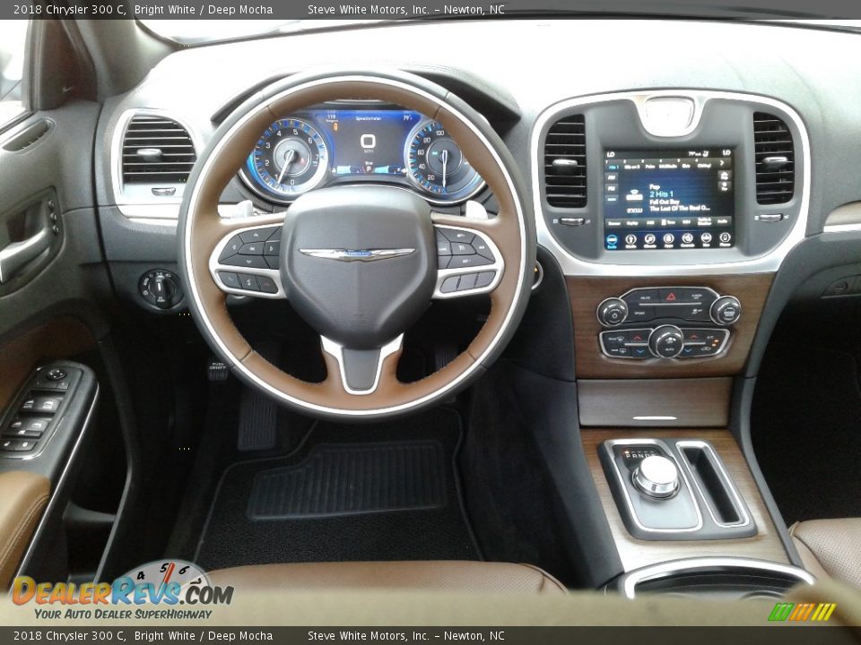 2018 Chrysler 300 C Bright White / Deep Mocha Photo #30