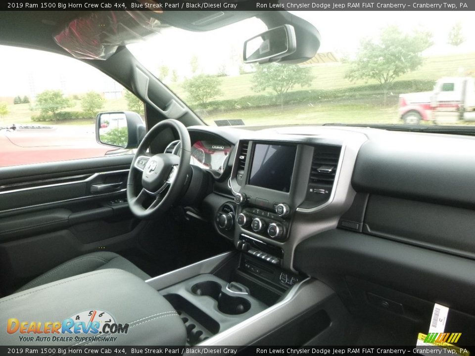 2019 Ram 1500 Big Horn Crew Cab 4x4 Blue Streak Pearl / Black/Diesel Gray Photo #9