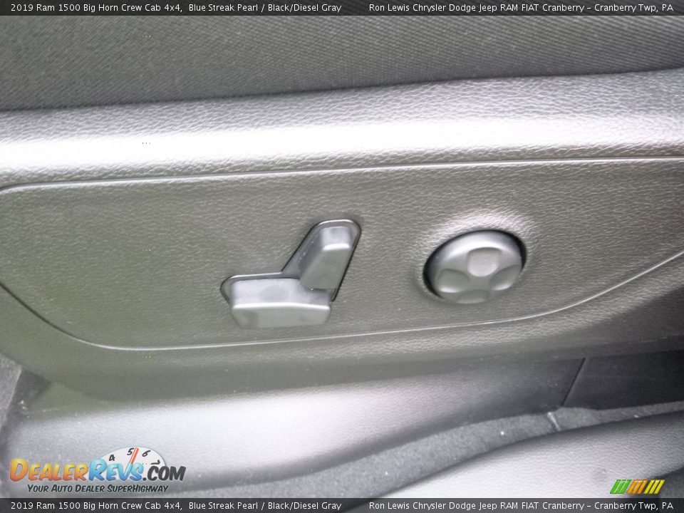 2019 Ram 1500 Big Horn Crew Cab 4x4 Blue Streak Pearl / Black/Diesel Gray Photo #15