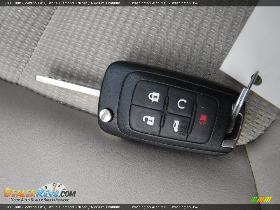 2013 Buick Verano FWD White Diamond Tricoat / Medium Titanium Photo #18