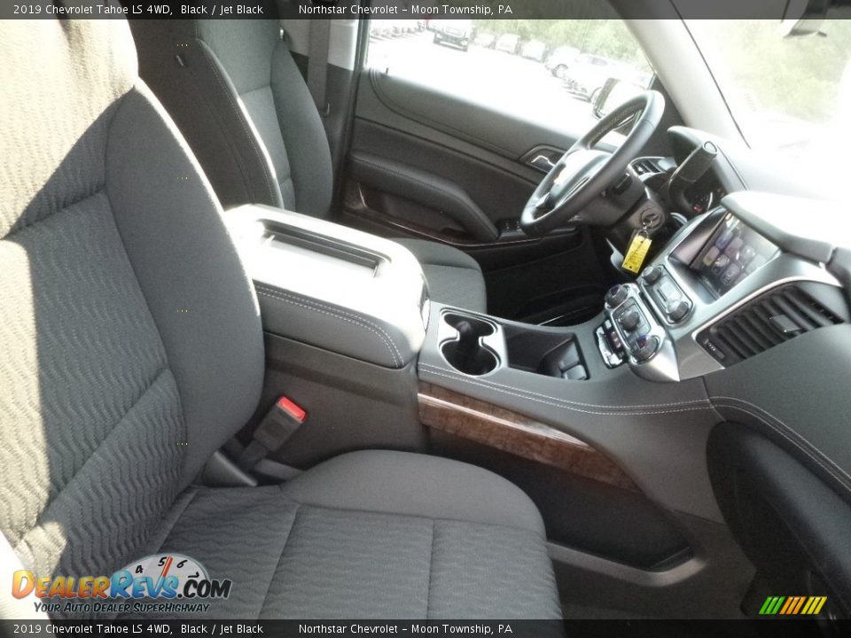 Front Seat of 2019 Chevrolet Tahoe LS 4WD Photo #9