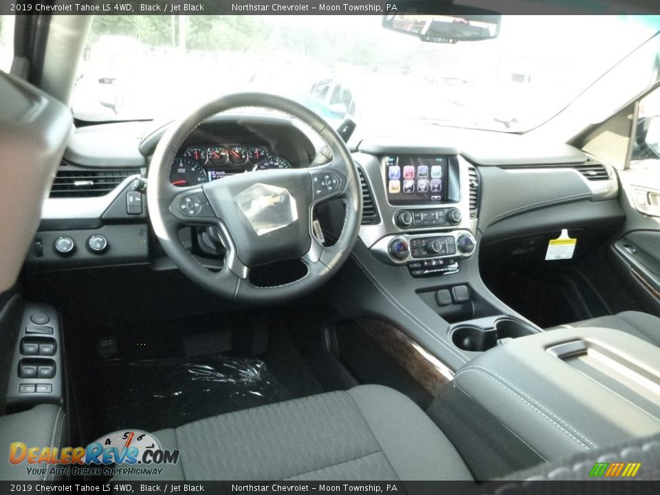 Front Seat of 2019 Chevrolet Tahoe LS 4WD Photo #12