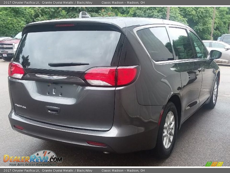 2017 Chrysler Pacifica LX Granite Crystal Metallic / Black/Alloy Photo #3