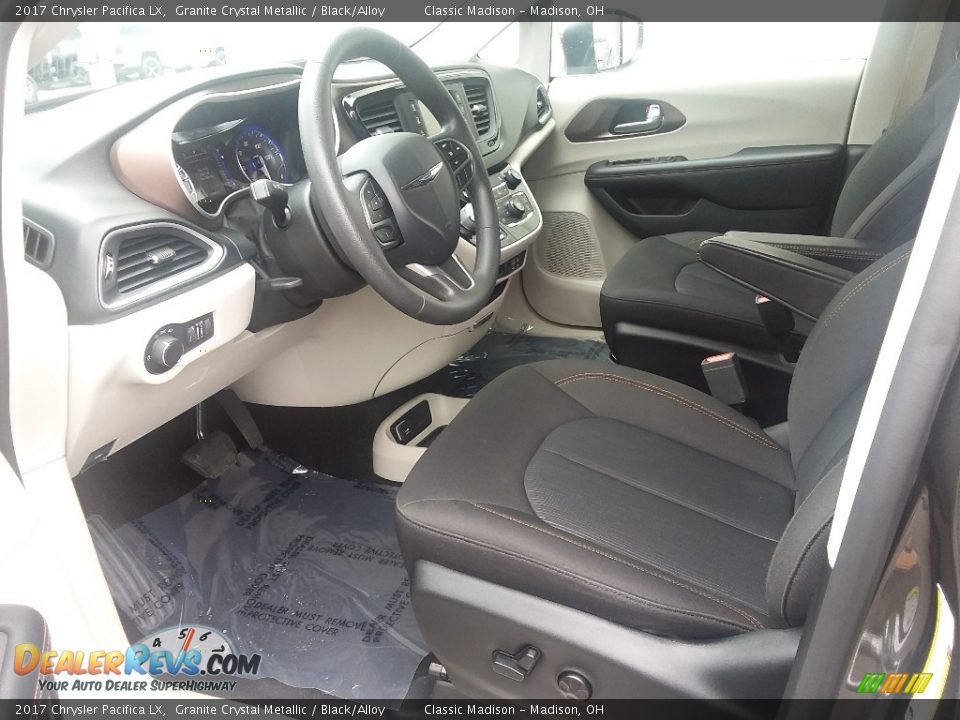 2017 Chrysler Pacifica LX Granite Crystal Metallic / Black/Alloy Photo #6