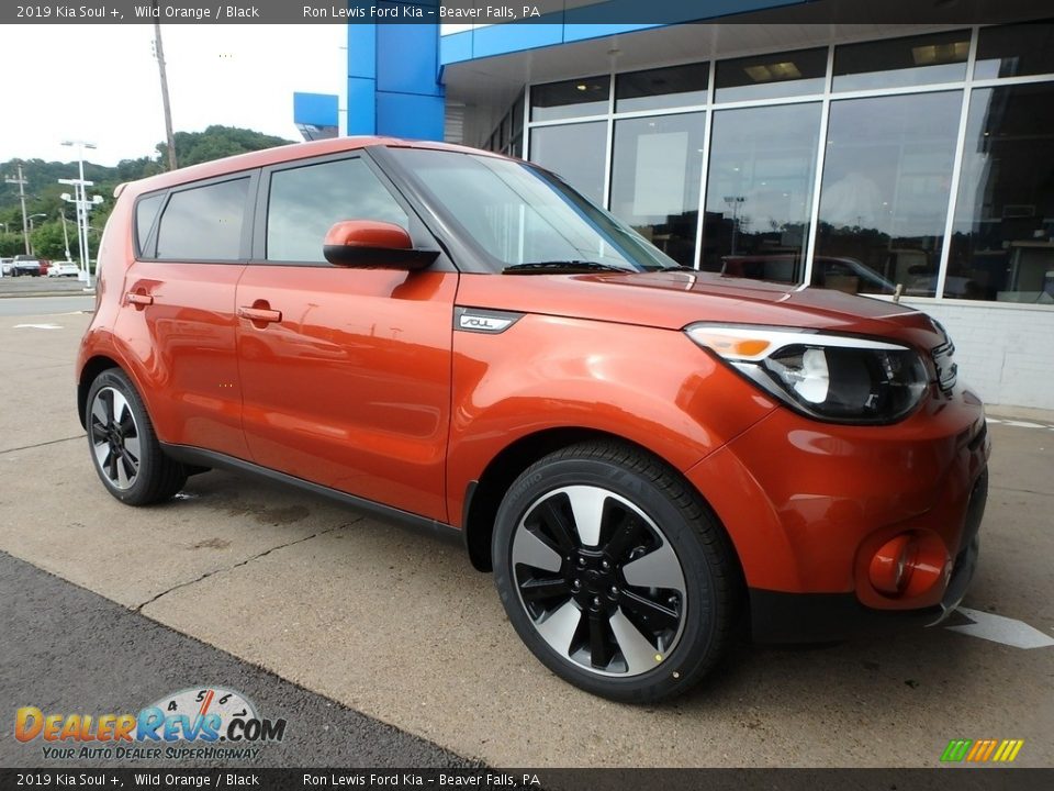 Front 3/4 View of 2019 Kia Soul + Photo #9