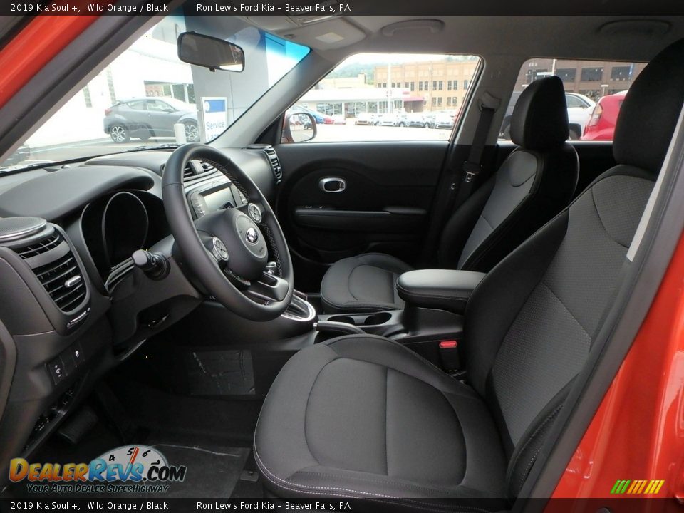 Front Seat of 2019 Kia Soul + Photo #11