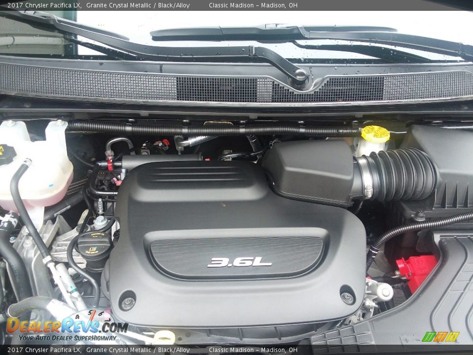 2017 Chrysler Pacifica LX Granite Crystal Metallic / Black/Alloy Photo #17