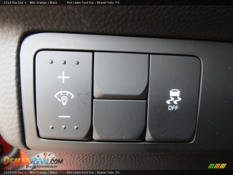 2019 Kia Soul + Wild Orange / Black Photo #20