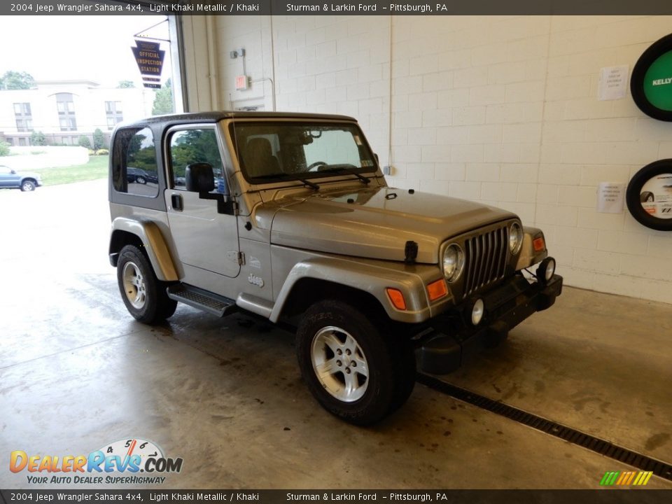 2004 Jeep Wrangler Sahara 4x4 Light Khaki Metallic / Khaki Photo #1