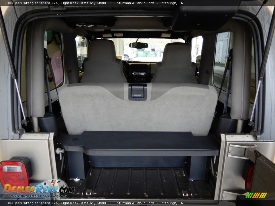 2004 Jeep Wrangler Sahara 4x4 Light Khaki Metallic / Khaki Photo #3