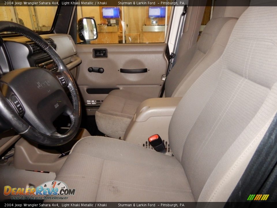 2004 Jeep Wrangler Sahara 4x4 Light Khaki Metallic / Khaki Photo #7