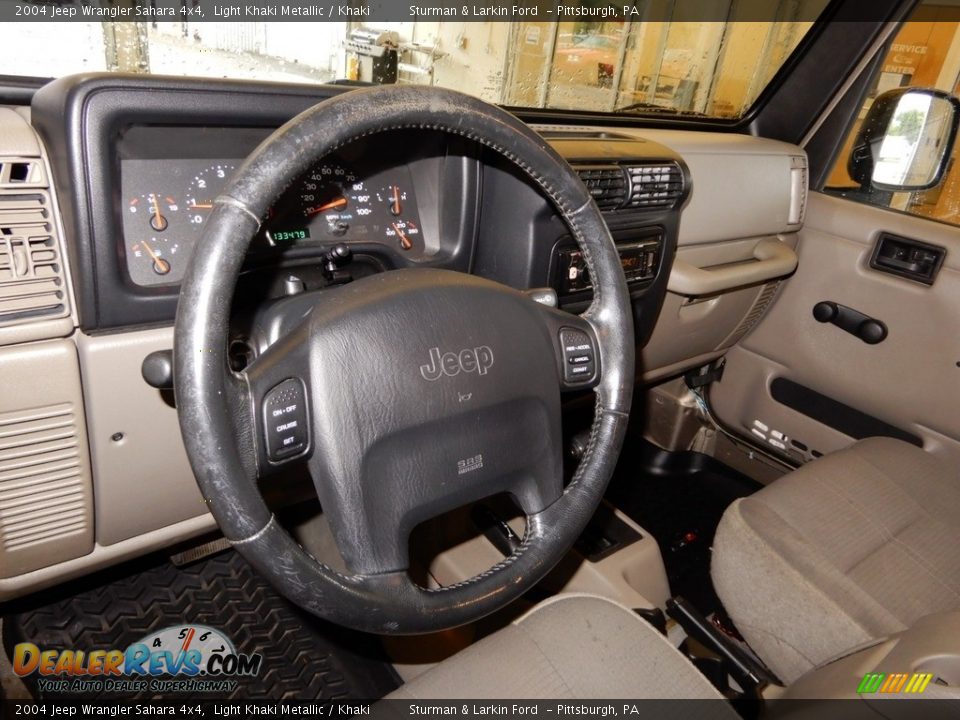 2004 Jeep Wrangler Sahara 4x4 Light Khaki Metallic / Khaki Photo #9