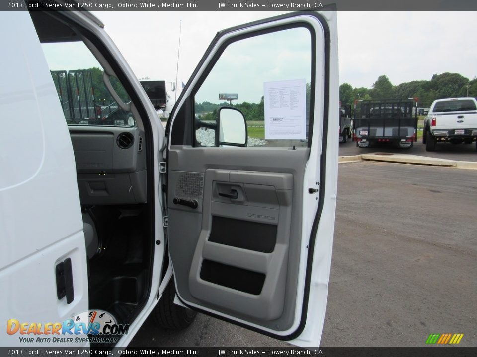 2013 Ford E Series Van E250 Cargo Oxford White / Medium Flint Photo #25