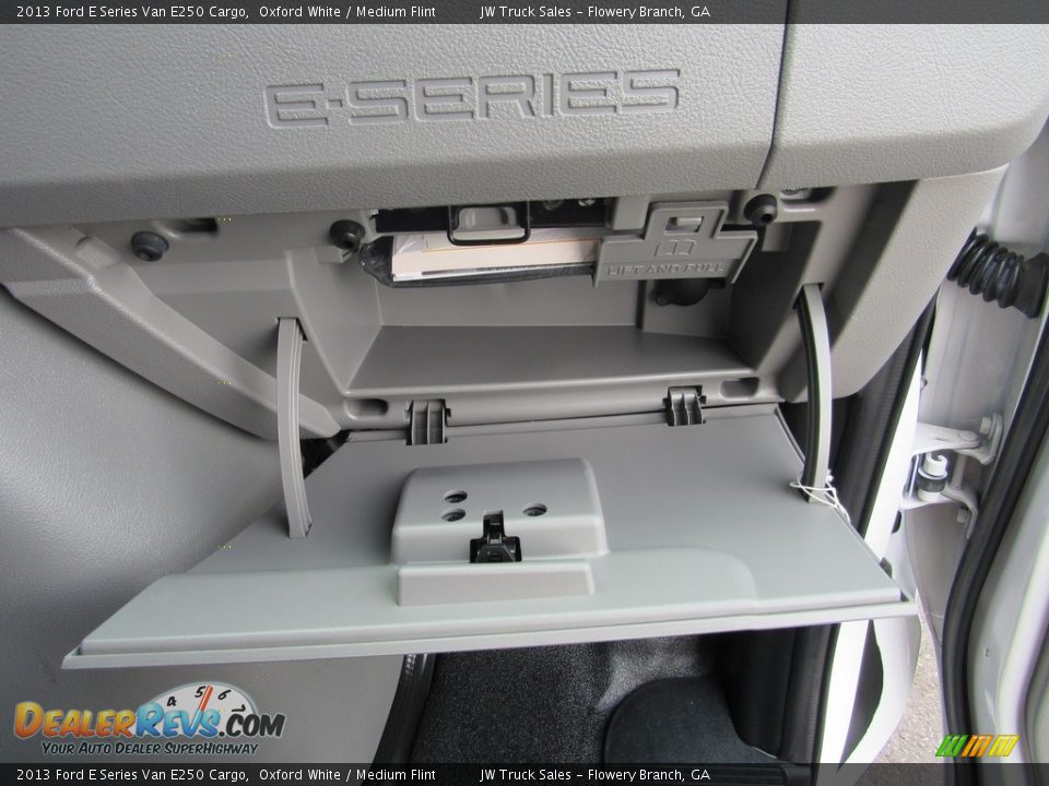2013 Ford E Series Van E250 Cargo Oxford White / Medium Flint Photo #32