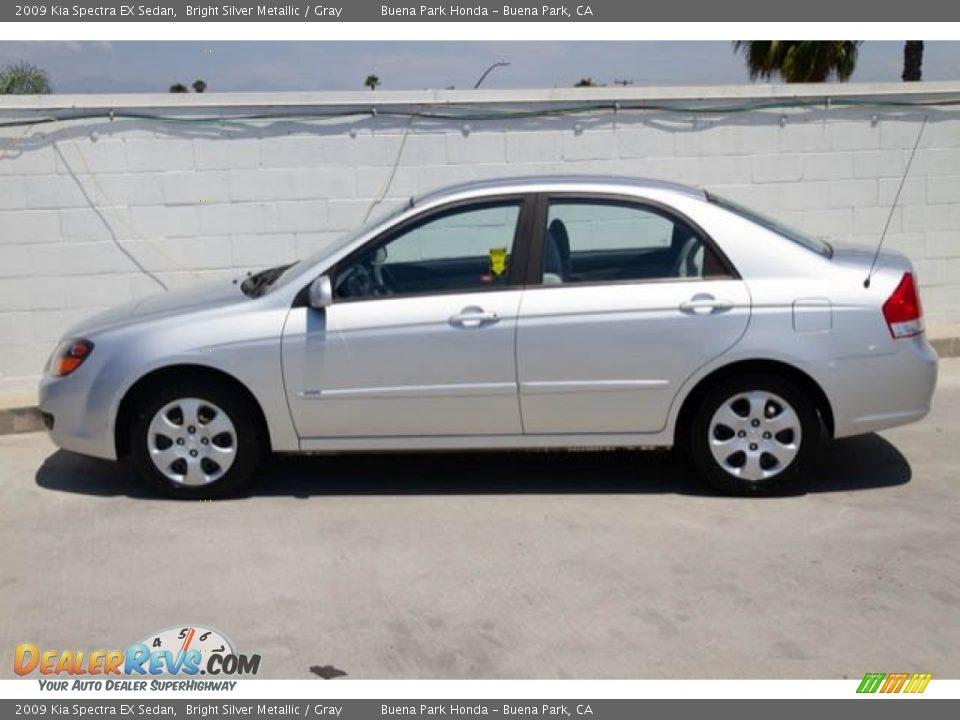 2009 Kia Spectra EX Sedan Bright Silver Metallic / Gray Photo #13