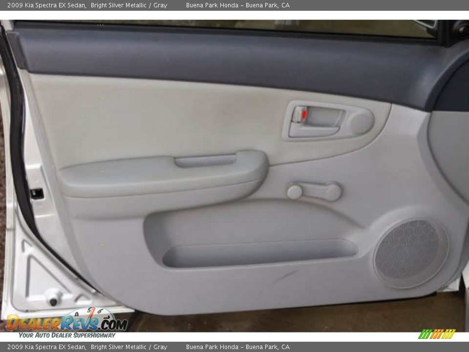 2009 Kia Spectra EX Sedan Bright Silver Metallic / Gray Photo #23