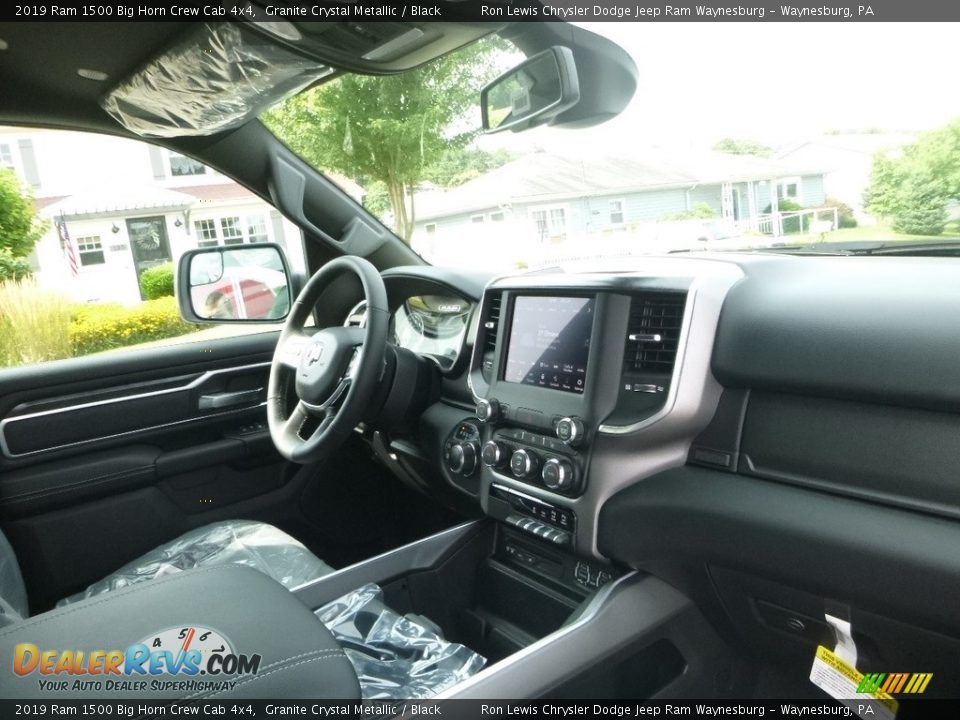 2019 Ram 1500 Big Horn Crew Cab 4x4 Granite Crystal Metallic / Black Photo #10