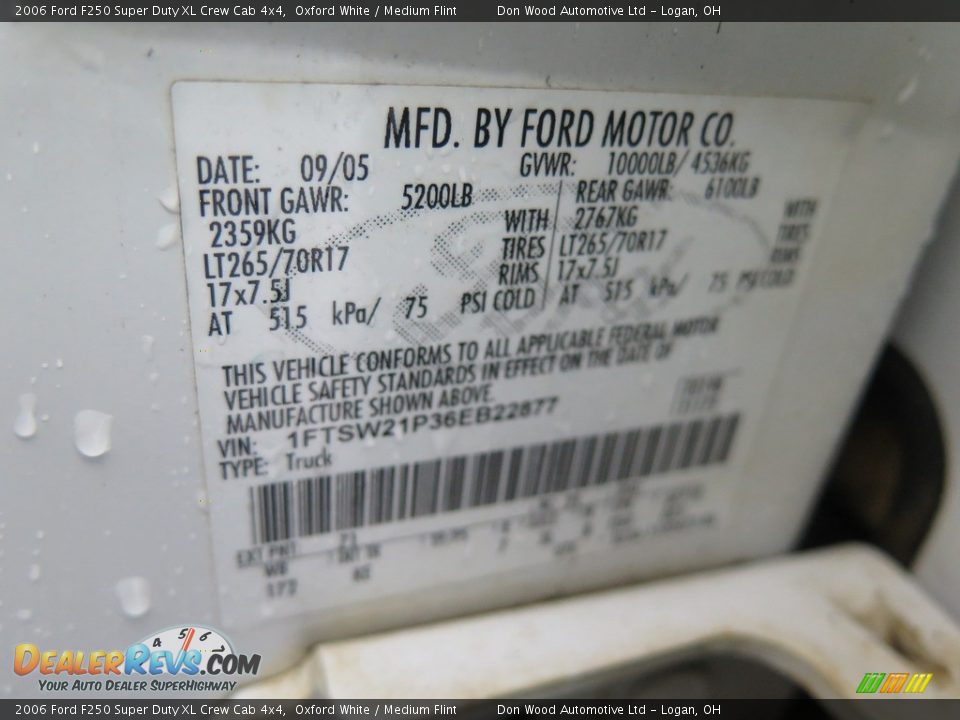 2006 Ford F250 Super Duty XL Crew Cab 4x4 Oxford White / Medium Flint Photo #31