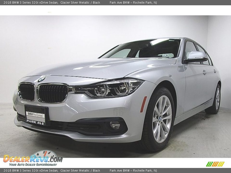 2018 BMW 3 Series 320i xDrive Sedan Glacier Silver Metallic / Black Photo #1