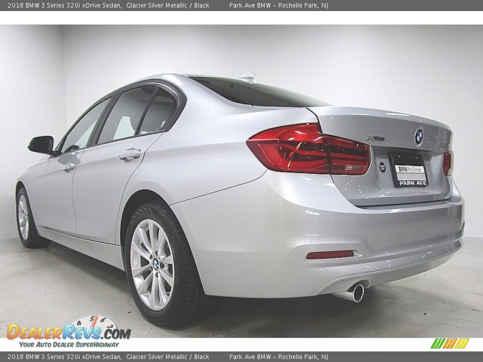 2018 BMW 3 Series 320i xDrive Sedan Glacier Silver Metallic / Black Photo #3