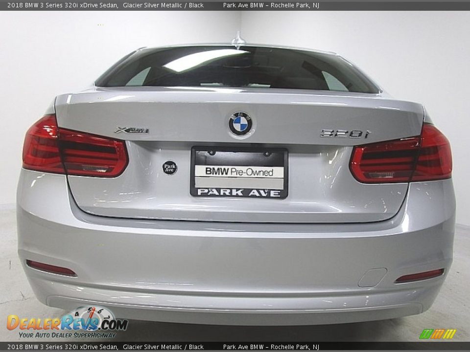 2018 BMW 3 Series 320i xDrive Sedan Glacier Silver Metallic / Black Photo #4