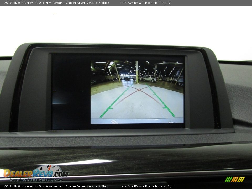 2018 BMW 3 Series 320i xDrive Sedan Glacier Silver Metallic / Black Photo #29