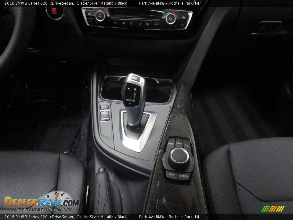 2018 BMW 3 Series 320i xDrive Sedan Glacier Silver Metallic / Black Photo #30