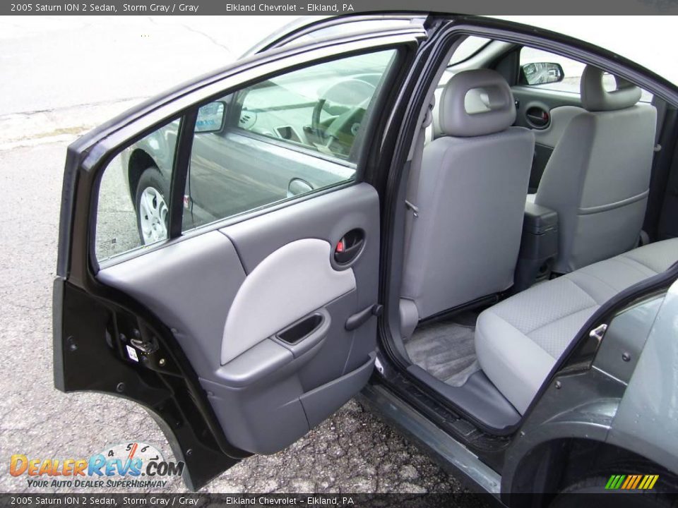 2005 Saturn ION 2 Sedan Storm Gray / Gray Photo #18